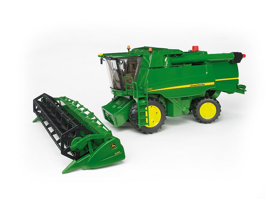 Sklízecí mlátička John Deere T670i